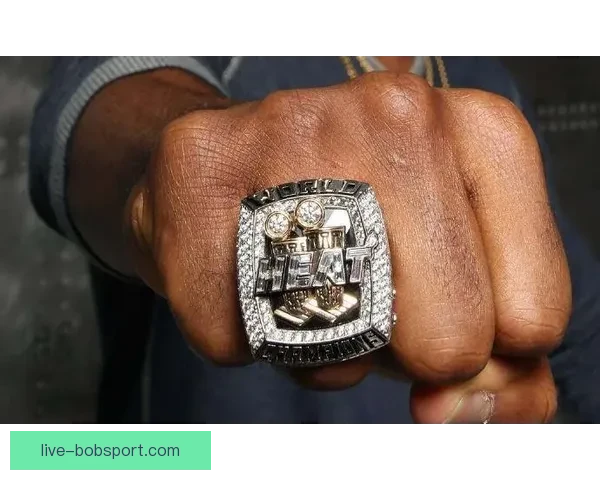 传奇魔术师豪夺二十枚冠军戒指湖人生涯独揽十一枚辉煌成就